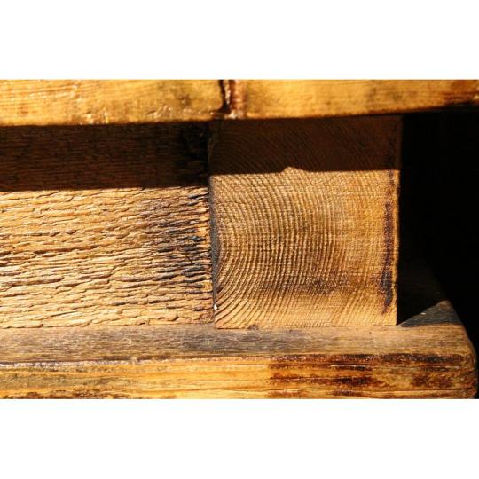 rustikalny stojan na vino na mieru mediteranske vinaren vinna pivnica antikovane stare vinny skrin pivnica dizajn interieru interierovy dizajn.jpg